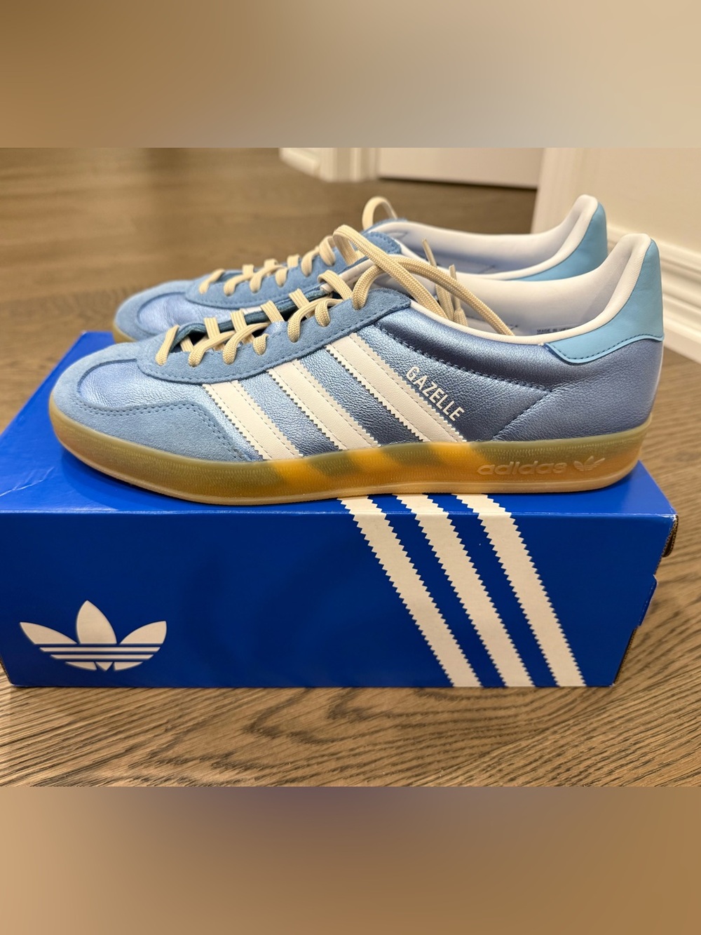 Women Adidas Gazelle Sky Blue & White Sneakers, Tan soul, size 9.5 - Picture 8 of 8